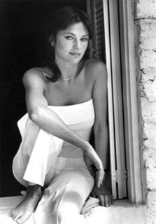 Jacqueline Bisset feet photo thumbnail