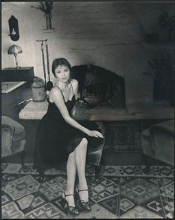 Jacqueline Bisset feet photo thumbnail