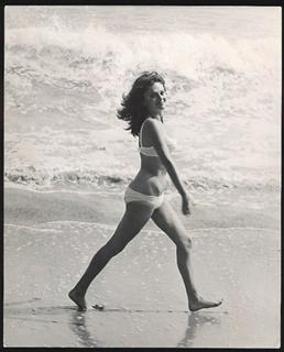 Jacqueline Bisset feet photo thumbnail