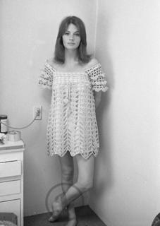 Jacqueline Bisset feet photo thumbnail