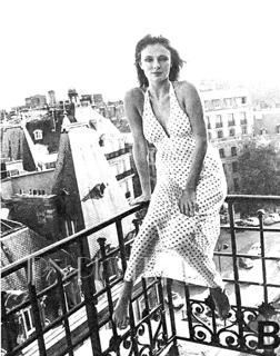 Jacqueline Bisset feet photo thumbnail