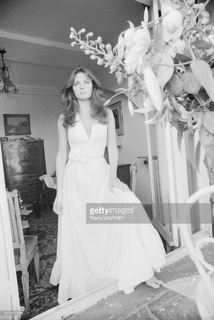 Jacqueline Bisset feet photo thumbnail