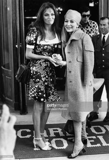 Jacqueline Bisset feet photo thumbnail