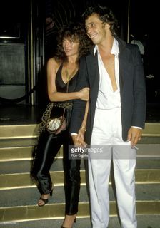 Jacqueline Bisset feet photo thumbnail