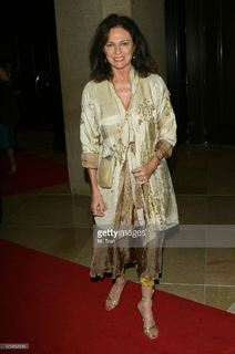 Jacqueline Bisset feet photo thumbnail