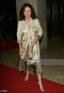 Jacqueline Bisset feet photo thumbnail