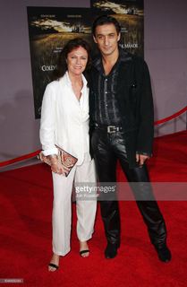 Jacqueline Bisset feet photo thumbnail