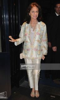 Jacqueline Bisset feet photo thumbnail