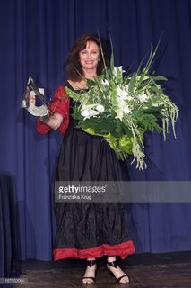 Jacqueline Bisset feet photo thumbnail