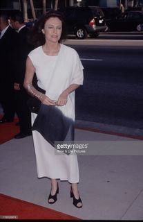 Jacqueline Bisset feet photo thumbnail