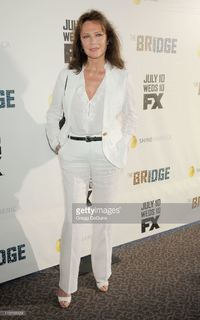 Jacqueline Bisset feet photo thumbnail