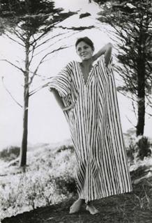 Jacqueline Bisset feet photo thumbnail