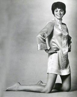 Jacqueline Bisset feet photo thumbnail