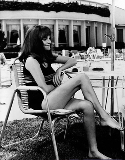 Jacqueline Bisset feet photo thumbnail