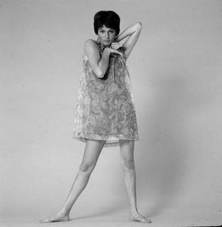 Jacqueline Bisset feet photo thumbnail