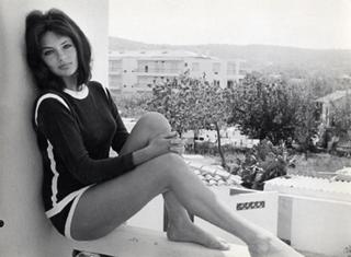 Jacqueline Bisset feet photo thumbnail