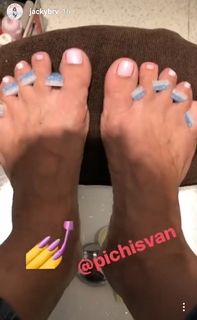 Jacqueline Bracamontes feet photo thumbnail