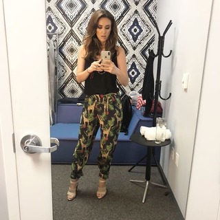 Jacqueline Bracamontes feet photo thumbnail