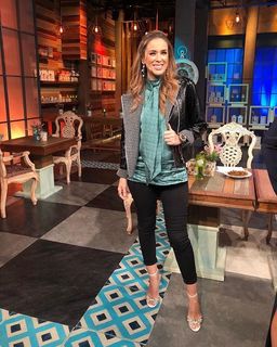 Jacqueline Bracamontes feet photo thumbnail