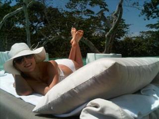 Jacqueline Bracamontes feet photo thumbnail