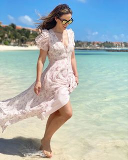 Jacqueline Bracamontes feet photo thumbnail