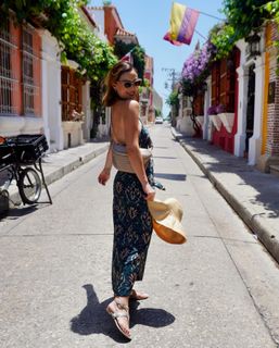 Jacqueline Bracamontes feet photo thumbnail