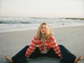 Jacqueline Byers feet photo 4