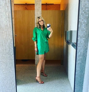 Jacqueline Felgate feet photo 4