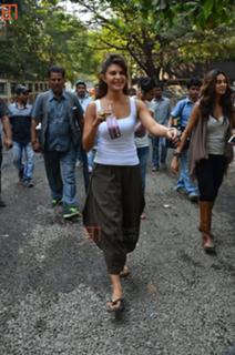 Jacqueline Fernandez feet photo thumbnail