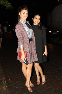 Jacqueline Fernandez feet photo thumbnail
