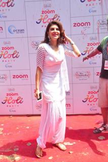 Jacqueline Fernandez feet photo thumbnail
