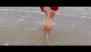 Jacqueline Fernandez feet photo thumbnail
