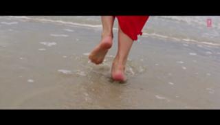 Jacqueline Fernandez feet photo thumbnail