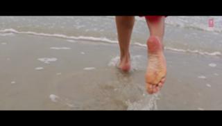 Jacqueline Fernandez feet photo thumbnail