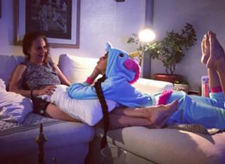 Jacqueline Fernandez feet photo thumbnail