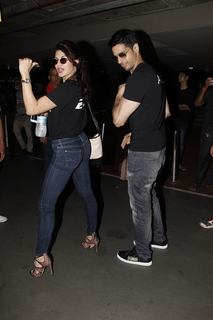 Jacqueline Fernandez feet photo thumbnail