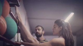Jacqueline Fernandez feet photo thumbnail