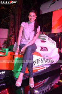 Jacqueline Fernandez feet photo thumbnail