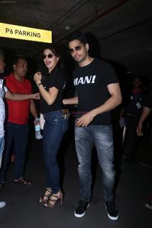 Jacqueline Fernandez feet photo thumbnail