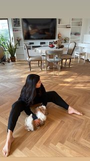 Jacqueline Fernandez feet photo thumbnail