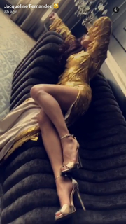 Jacqueline Fernandez feet photo thumbnail