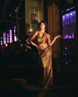 Jacqueline Fernandez feet photo thumbnail