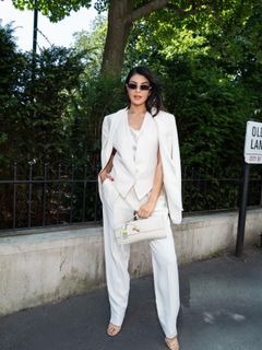 Jacqueline Fernandez feet photo thumbnail