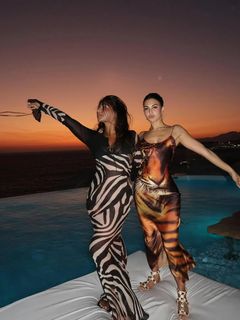 Jacqueline Fernandez feet photo thumbnail