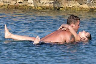 Jacqueline Jossa feet photo thumbnail
