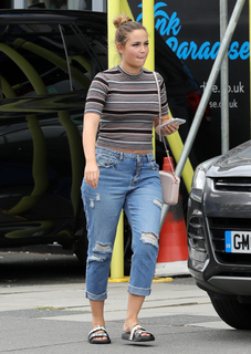 Jacqueline Jossa feet photo thumbnail