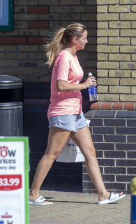 Jacqueline Jossa feet photo thumbnail