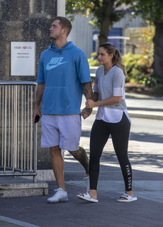 Jacqueline Jossa feet photo thumbnail