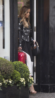 Jacqueline Jossa feet photo thumbnail