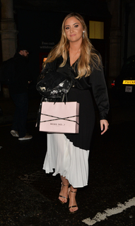 Jacqueline Jossa feet photo thumbnail